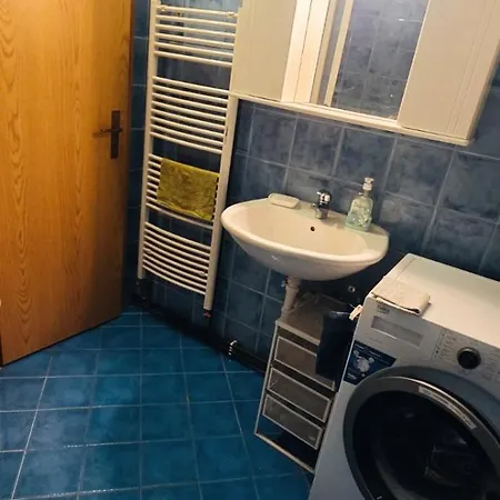 Apartman Cinema *